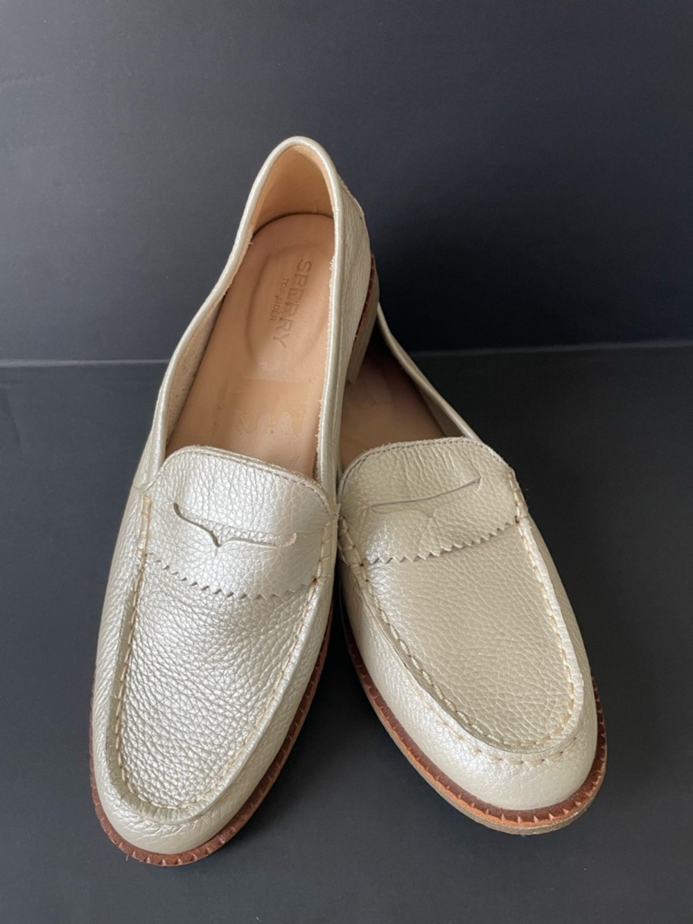 Sperry Top Sider Silver Pearl Leather Loafers Flats Casual Comfortable Shoes 8.5
